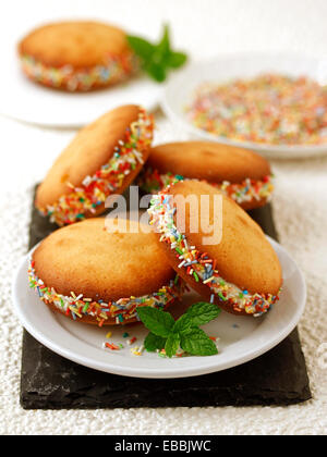 Whoopies mit Mascarpone. Stockfoto