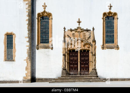 Der Beira Litoral, Coimbra, Portugal, der Manueline Gothic Stil Eingang zu der Capela de São Miguel Kapelle, in der Universität Stockfoto