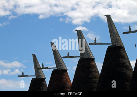 Oast Häuser an einen Hop Farm, Tonbridge, Kent, England. Jetzt eine Familie Freizeitpark. Stockfoto