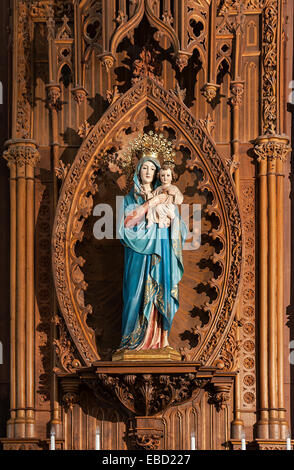 Marian Statue, Pfarrei die Empfängnis der Gottesmutter, Madrid, Spanien Stockfoto