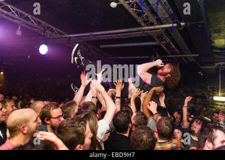 McLusky führen einen Reunion-Gig im Clwb Ifor Bach in Cardiff als Teil einer Kampagne, Newport Ort Le Pub zu speichern. 15. November 2014. Stockfoto