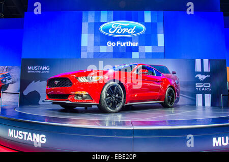 Nonthaburi, Thailand. 28. November 2014.   Ford Mustang-Auto auf dem Display an Thailand International Motor Expo 2014 am 28. November 2014 in Nonthaburi, Thailand. Bildnachweis: Chatchai Somwat/Alamy Live-Nachrichten Stockfoto