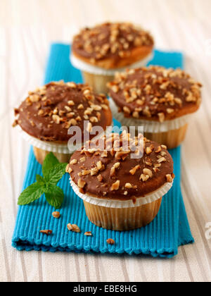 Haselnüsse-Muffins. Rezept zur Verfügung. Stockfoto