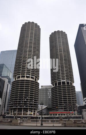 Marina City geprägt zwei Maiskolben Towers in Chicago. Stockfoto