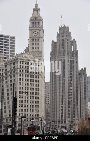 Das Wrigley Building und Tribune Tower auf North Michigan Avenue in Chicago. Stockfoto