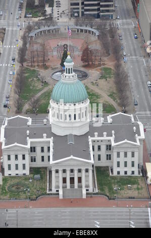 Das Old Courthouse, St Louis angesehen von der Spitze des Gateway Arch. Stockfoto