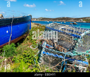 Hummer-Töpfe am Strand von Bryher. Bryher. Isles of Scilly. Cornwall. UK Stockfoto