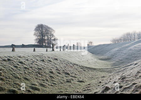 Ein frostiger Morgen im Avebury Stone Circle. A, UNESCO-Weltkulturerbe, Wiltshire, England, Großbritannien Stockfoto