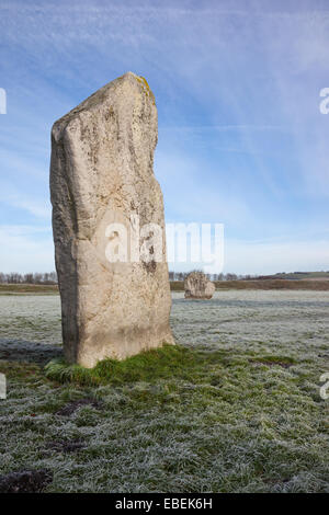 Avebury steht Stein an einem frostigen Morgen, Wiltshire, England, Großbritannien Stockfoto