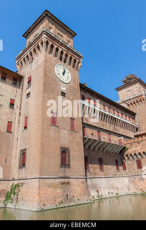 Uhr auf Schloss Estense. Ferrara. Emilia-Romagna. Italien Stockfoto