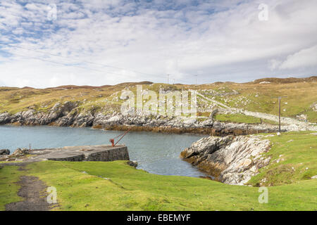 Hafen Sie Kran für Eilean Glas Leuchtturm, Scalpay, äußeren Hebriden, Schottland. Stockfoto