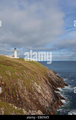 Tiumpan Head Leuchtturm. Der Leuchtturm und die Gebäude wurden von David und Charles Stevenson entworfen und gebaut von John Aitken. Stockfoto