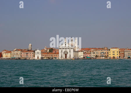 Venedig Italien Dorsoduro der Zattere Landung mit der Gesuati-Kirche Stockfoto