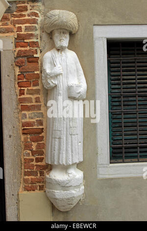 Venedig Italien Cannaregio Viertel Campo dei Mori Palazzo Mastelli Moor Statuen Stockfoto