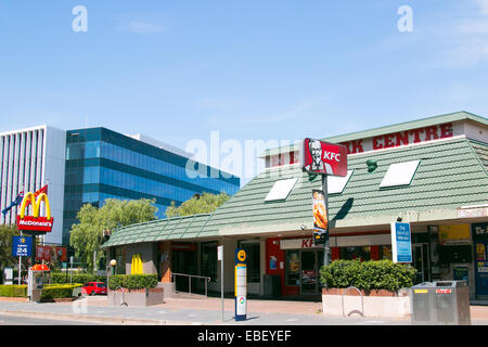 KFC und Mcdonalds Restaurants in Macquarie Park, Sydney, Australien Stockfoto