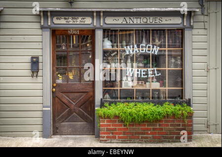 Das Wagenrad Antiquitäten Geschäft in Ellicott City, MD Stockfoto