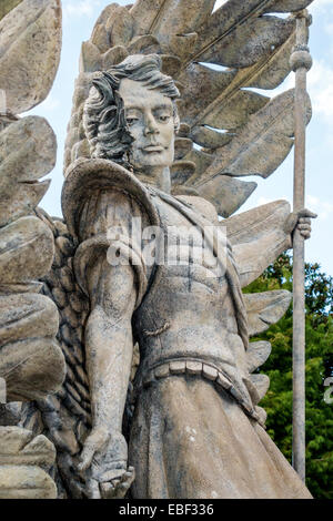 Orlando Florida, Mary Queen of the Universe Shrine, katholisch, Basilika, christlich, Religion, Statue, geflügelt, St. Heiliger Erzengel Michael, Besucher reisen trave Stockfoto