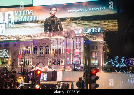 Piccadilly Circus an Weihnachten Zeit, London, England, UK Stockfoto