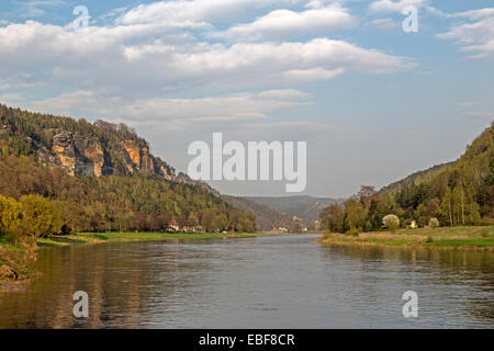 Die Elbe im Elbsandsteingebirge, Sachsen, Deutschland, Europa Stockfoto