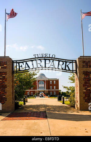 Den Eingang Torbogen, Tupelo Fairpark. Webseite des 1956 Elvis Heimkehr Konzerts an der Mississippi-Alabama State Fair Stockfoto