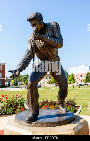 Die Elvis Presley-Heimkehr-Statue in Fairpark. Webseite des 1956 Elvis Heimkehr Konzerts an der Mississippi-Alabama State Fair Stockfoto