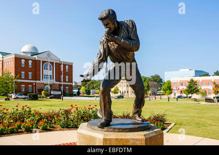 Die Elvis Presley-Heimkehr-Statue in Fairpark. Webseite des 1956 Elvis Heimkehr Konzerts an der Mississippi-Alabama State Fair Stockfoto