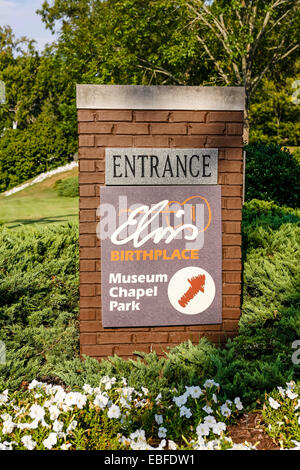 Ortseingangsschild Elvis Geburtshaus Museum in Tupelo, Mississippi Stockfoto