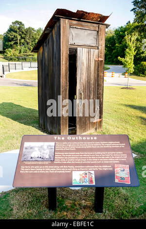 Elvis Presleys Familie Plumpsklo, gespeichert für die Nachwelt vom Museum in Tupelo MS Stockfoto