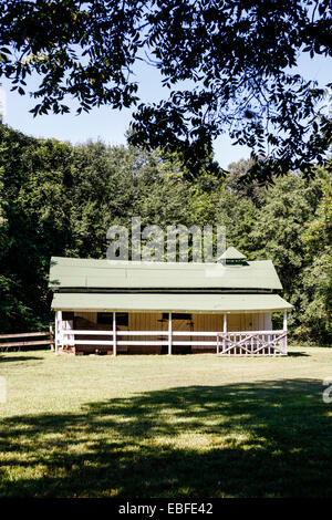 Die Ställe im Rowan Oak. Heimat von William Faulkners Pferde und von ihm im Jahre 1957 gebaut. Stockfoto