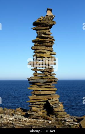 Stein-Stack auf Klippe Stockfoto