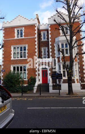 London W11The anderen Seite der Straße - Privatvermögen? Stockfoto