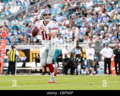 Jacksonville, FL, USA. 30. November 2014. New York Giants quarterback Eli Manning (10) während der 1. Hälfte NFL Spiel Action zwischen den New York Giants und die Jacksonville Jaguars in EverBank Field in Jacksonville, FL © Csm/Alamy Live-Nachrichten Stockfoto