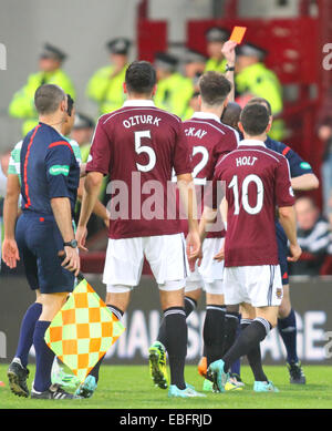 Edinburgh, Schottland. 30. November 2014. Scottish Cup. Herzen gegen Celtic. Margaro Gomis ist rot gekrempelt Credit: Action Plus Sport/Alamy Live News Stockfoto