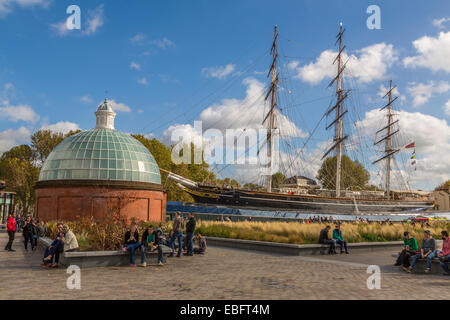 Ein Panoramablick auf den Cutty Sark und den Greenwich Foot Tunnel, Greenwich, London, England, Großbritannien Stockfoto