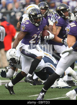 Baltimore, Maryland, USA. 30. November 2014. Baltimore Ravens RB Justin Forsett (29) in Aktion in einem Spiel gegen die San Diego Chargers im M & T Bank Stadium in Baltimore, MD am 30. November 2014. Foto: Mike Buscher/Cal Sport Media/Alamy Live-Nachrichten Stockfoto