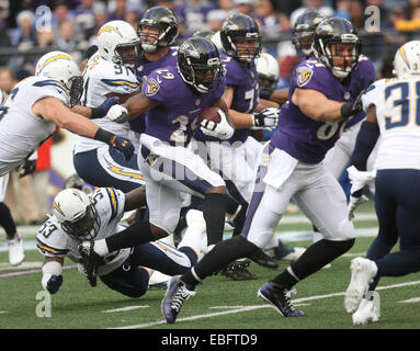 Baltimore, Maryland, USA. 30. November 2014. Baltimore Ravens RB Justin Forsett (29) in Aktion in einem Spiel gegen die San Diego Chargers im M & T Bank Stadium in Baltimore, MD am 30. November 2014. Foto: Mike Buscher/Cal Sport Media/Alamy Live-Nachrichten Stockfoto