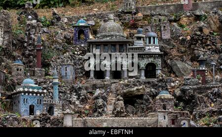 Cullman, Alabama, USA. 30. November 2014. Mehr als 125 Miniatur Nachbildungen der berühmtesten religiösen Stätten der Welt werden auf der Ave Maria Grotte auf dem Gelände der Abtei von St. Bernard, ein Benediktinerkloster angezeigt. Die Kunst in der Grotte wurde von Bruder Joseph Zoetl, ein Mönch in der Abtei seit fast 70 Jahren gestaltet. © Brian Cahn/ZUMA Draht/Alamy Live-Nachrichten Stockfoto