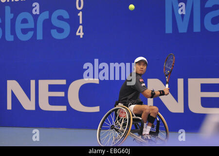 Birmingham, Vereinigtes Königreich. 30. November 2014. Shingo Kunieda (JPN) Blick fokussiert seine Finale match mit Nicolas Peifer (FRA) bei NEC-Rollstuhl-Tennis-Masters-Wettbewerb. Kunieda beherrscht vollständig das Spiel von Anfang an mit einer Punktzahl von 6-1, 6-1 gewinnen. Bildnachweis: Michael Preston/Alamy Live-Nachrichten Stockfoto