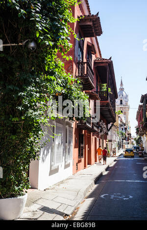 Zeile der spanischen Kolonialarchitektur Häuser, Cartagena de Indias, Kolumbien. Stockfoto