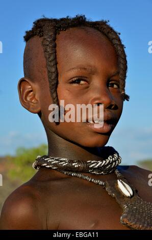 Himba Mädchen, Porträt, Omohanja, Kaokoland, Kunene, Namibia Stockfoto