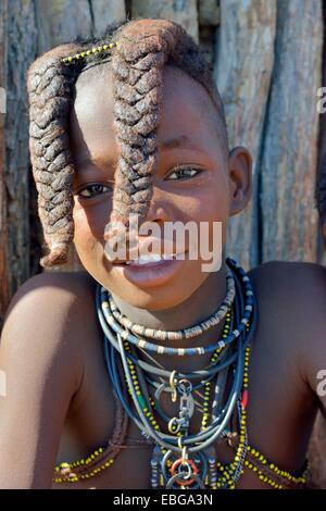 Himba Mädchen, Porträt, Omohanja, Kaokoland, Kunene, Namibia Stockfoto