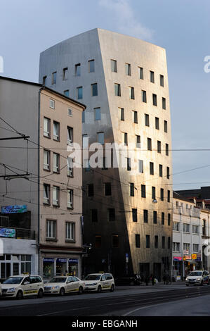 Gehry-Turm, von dem Architekten Gehry, moderne Architektur im Zentrum Stadt, Hannover, Niedersachsen, Deutschland Stockfoto
