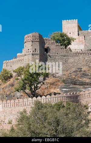 Festungsmauer, Kumbhalgarh Fort oder Kumbhalmer Fort, Kumbhalgarh, Rajasthan, Indien Stockfoto