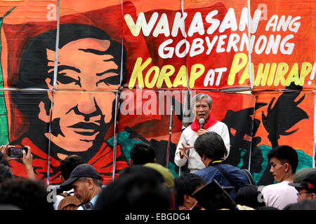 151. Geburtstag Jubiläum des Revolutionsführers Andres Bonifacio, die Manobo Stämme von Salungpongan Ta'tanulgkanugon Community Learning Center, Inc. (STTICLCI) wie sie Hüte tragen ihre traditionelle Kleidung und Buli Protest ihren Forderungen nach Nahrung, Bildung und echten Frieden in Mindanao. © Gregorio B. Dantes Jr./Pacific Press/Alamy Live-Nachrichten Stockfoto