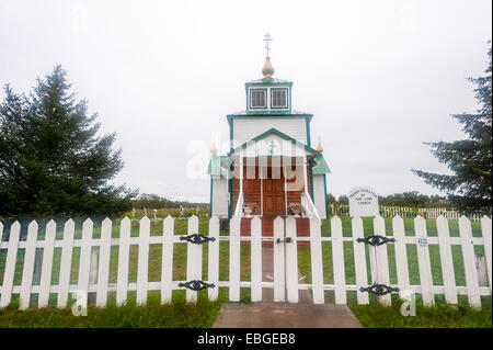 Die Verklärung der unseres Herrn Russisch-orthodoxe Kirche mit Friedhof in Ninilchik, Alaska. Stockfoto