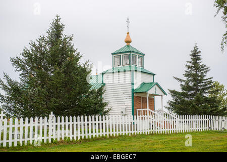 Die Verklärung der unseres Herrn Russisch-orthodoxe Kirche mit Friedhof in Ninilchik, Alaska. Stockfoto