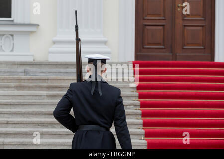 Berlin, Deutschland. 1. Dezember 2014.  König Philipp VI. und Königin Letizia von Spanien während des Besuchs in Berlin, Deutschland, am Dezember 01, 2014 durch Bundespräsident Joachim Gauck am Schloss Bellevue empfangen werden. / Foto: Credit: Reynaldo Chaib Paganelli/Alamy Live-Nachrichten Stockfoto