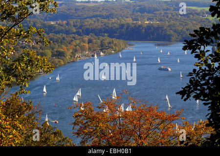 Blick auf See Baldeney in Essen, Deutschland, Nordrhein-Westfalen, Ruhrgebiet, Essen Stockfoto