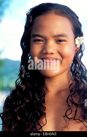 schöne Mädchen aus Huahine, Französisch-Polynesien Stockfoto