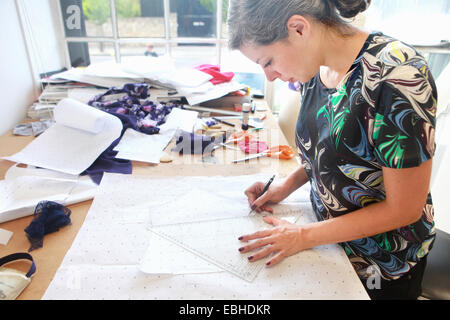 Designer bei der Arbeit im studio Stockfoto